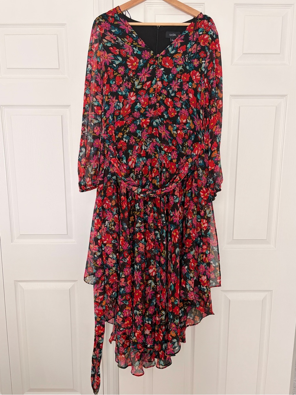 MSK Black Floral V-Neck Women's Dress with Red & Pink Flowers